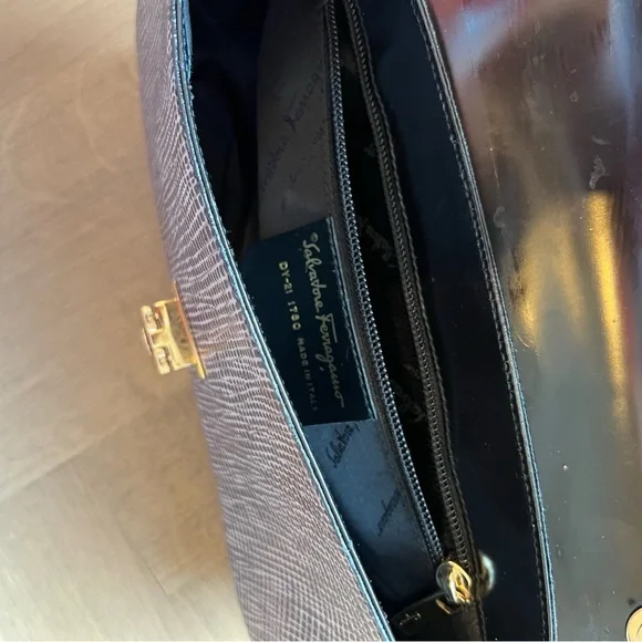 Ferragamo leather shoulder bag - Picture 6 of 6